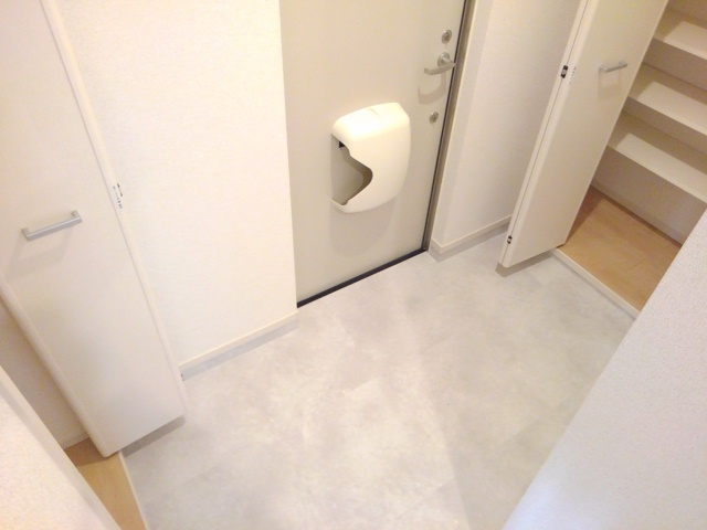 コージースクエア　上穂積 玄関