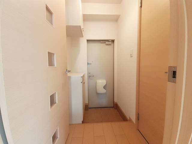 メゾン　ドゥ　ルミエール 玄関