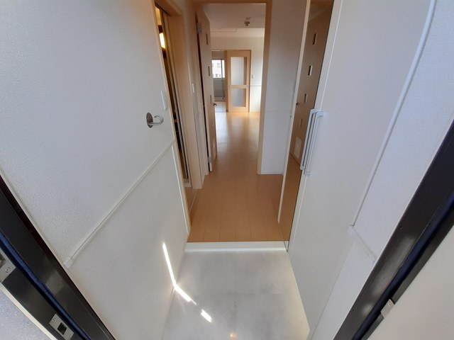 グレイスフル　イースト 玄関