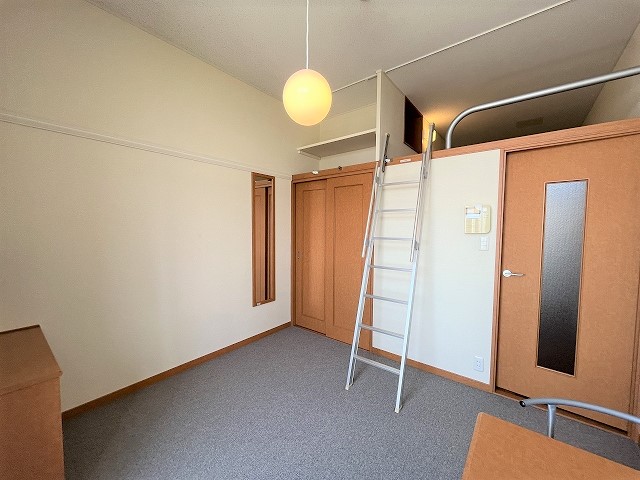 レオパレスルーク ベッドルーム