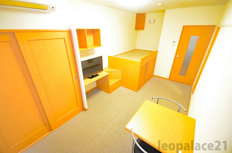 レオパレスフレンズ ベッドルーム