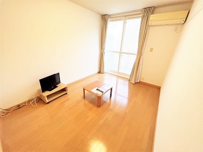 レオパレスデイジーヴィラ ベッドルーム