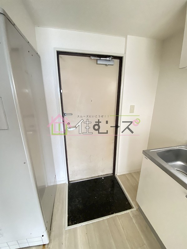 ロイヤル加美北 玄関