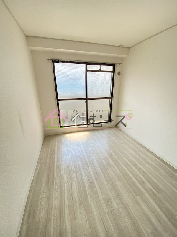 ロイヤル加美北 ベッドルーム