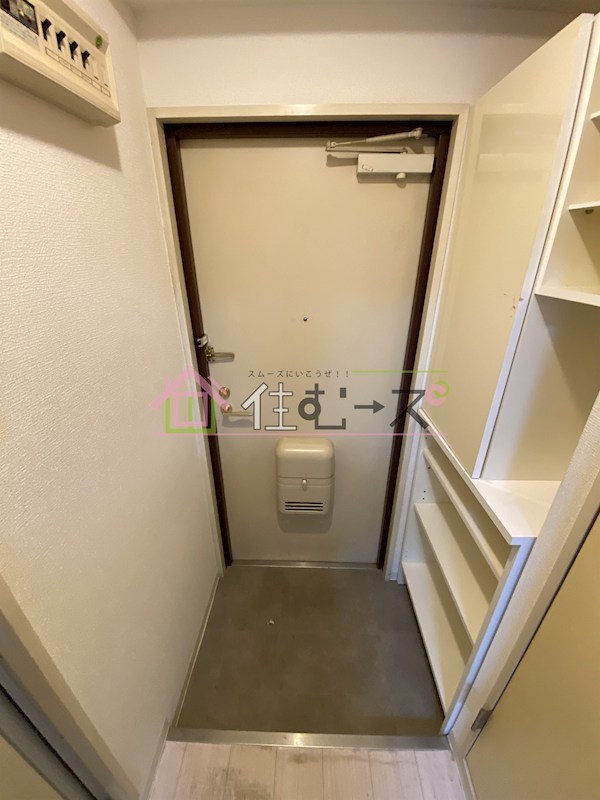 エレガントコーポラス 玄関