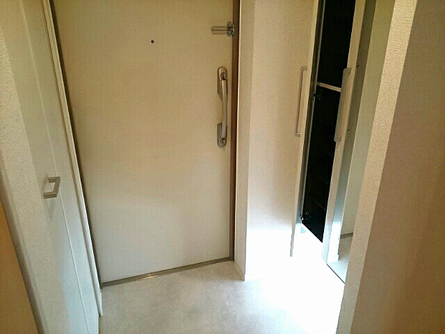 シェモワ　八尾 玄関