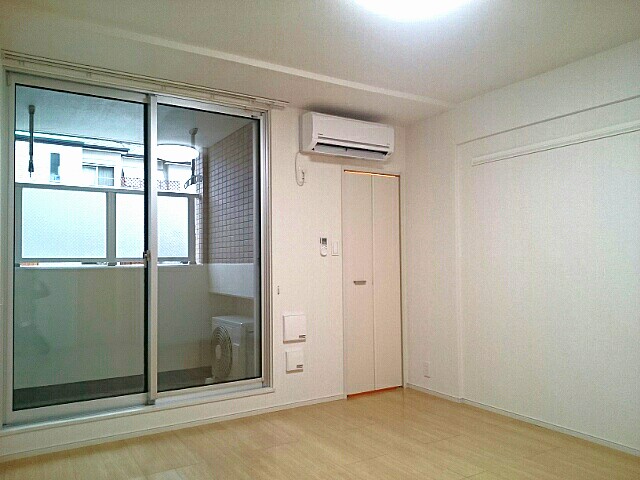 シェモワ　八尾 リビング