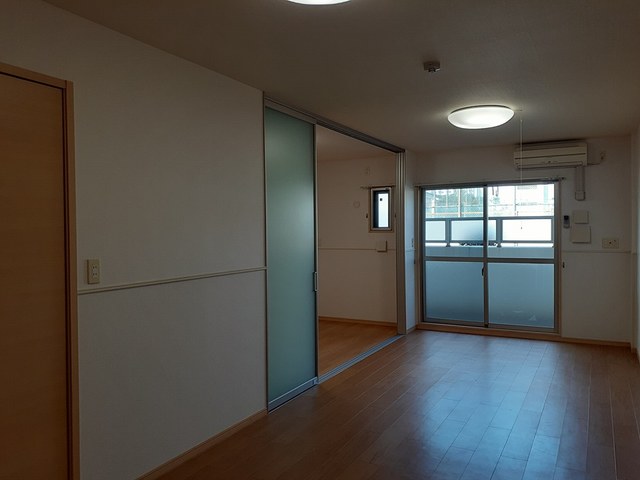 メゾンラフィネ リビング