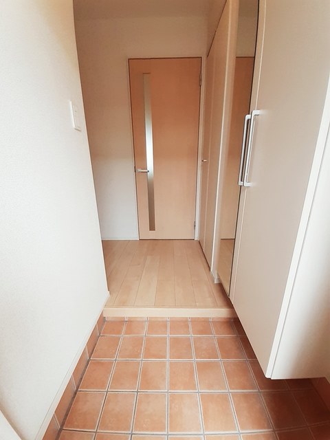 フィオーレ２番館 玄関