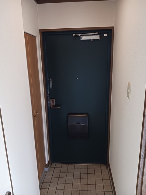 シャトレー多田 玄関