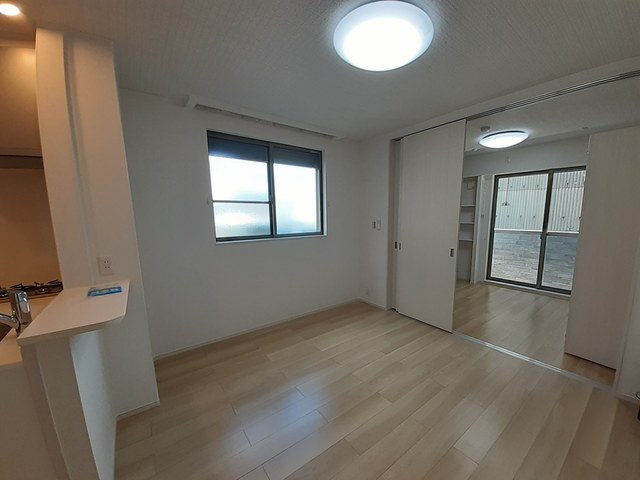 ヴェルメゾン　旭町 リビング