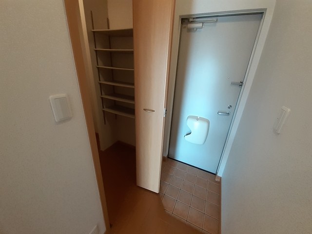 フレスクーラブリッサ 玄関