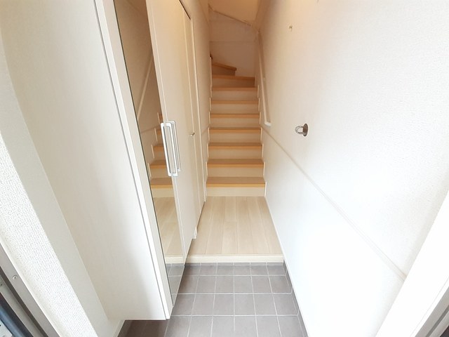 サンフラワー杭瀬 玄関