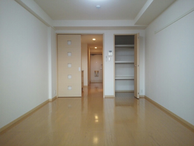 サニーキャンプ　今池 リビング