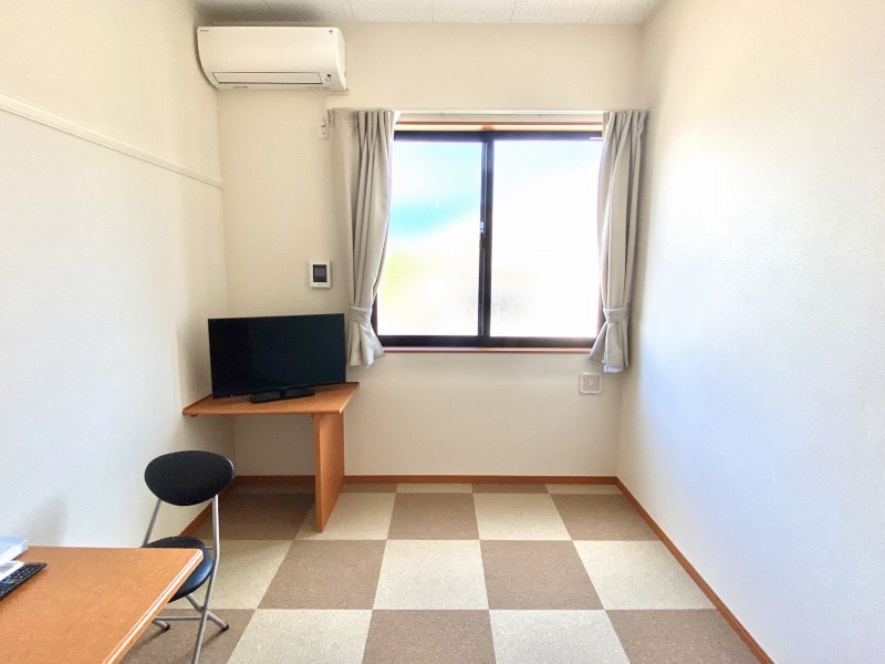 レオパレス小曽根 リビング