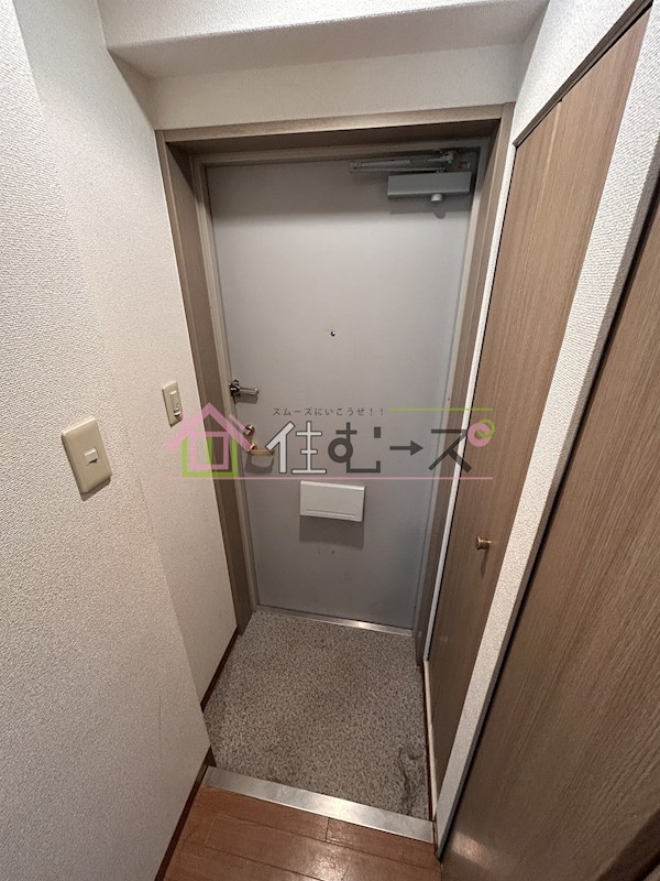 コスモプラザ新大阪 玄関