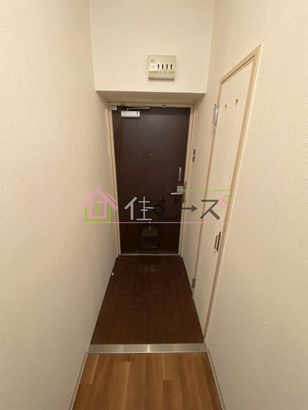 ネオハイツ第3新大阪 玄関