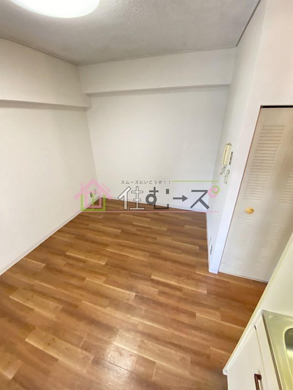 ネオハイツ第3新大阪 リビング