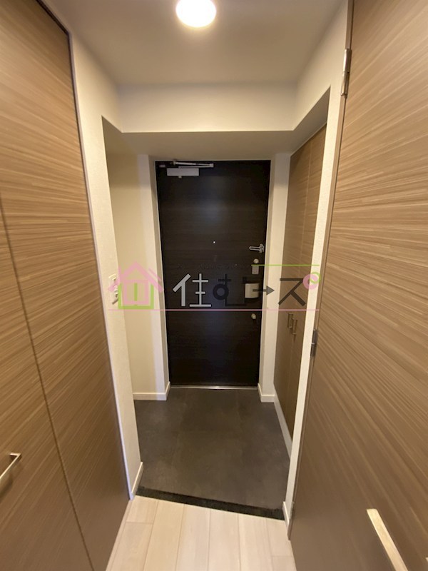 グランカリテ新大阪WEST 玄関