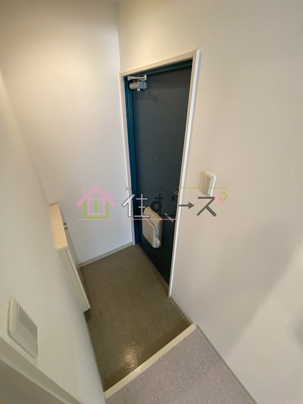 プライムコート東三国 玄関