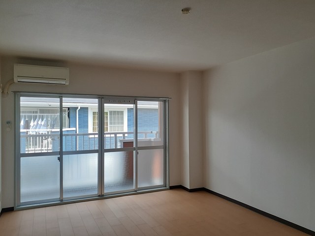 フラワーパレス リビング