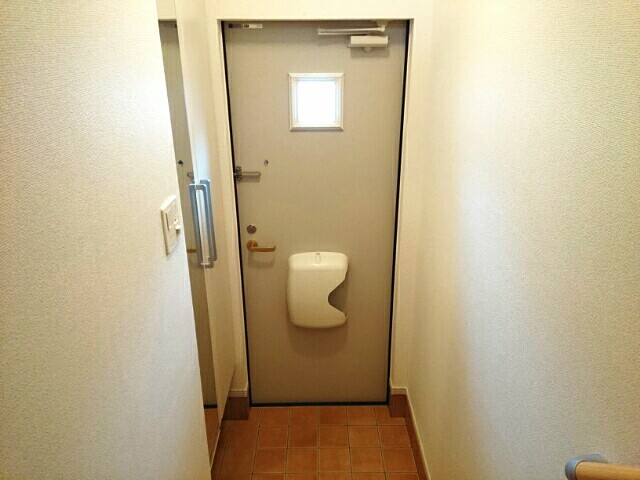 太子堂ガーデンハイツⅡ 玄関