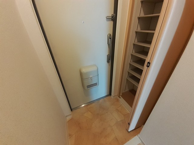 カーサ　セレーナ 玄関