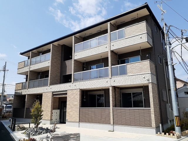 レヴァレンス岸部 外観