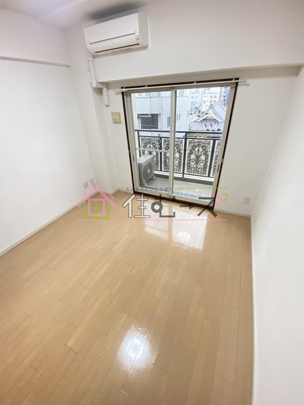 クリスタルエレガンスWEST ベッドルーム