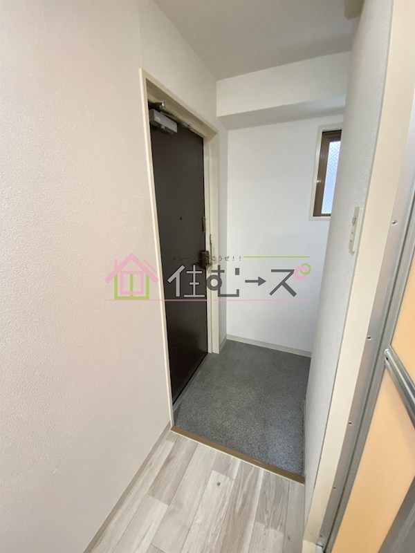 エムプリス上町 玄関