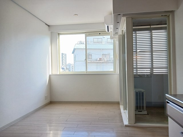 クオリティ西三国 リビング