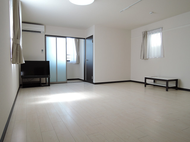 レオネクストリトルスクウェア リビング