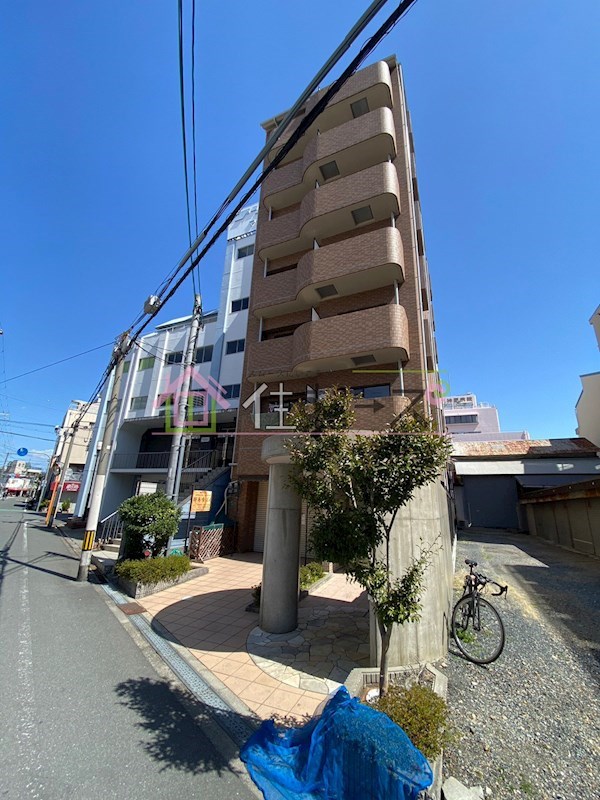 クイーンズコート 外観