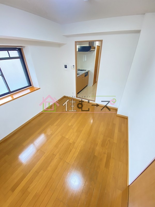 クイーンズコート リビング