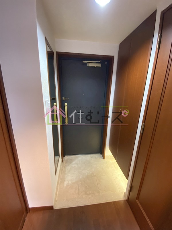 リーガル大阪城北 玄関