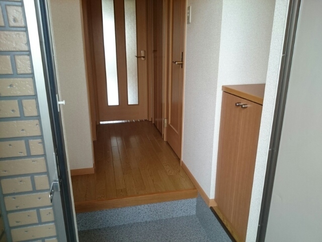 シェアー・ウエスト 玄関