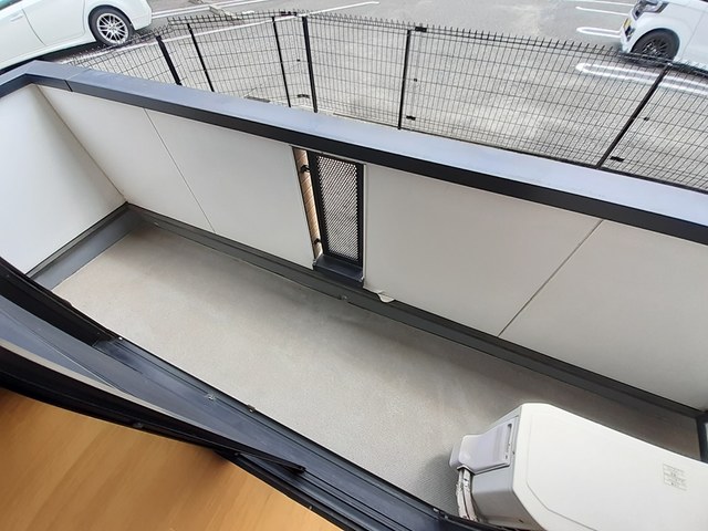 シェアー・ウエスト ベランダ