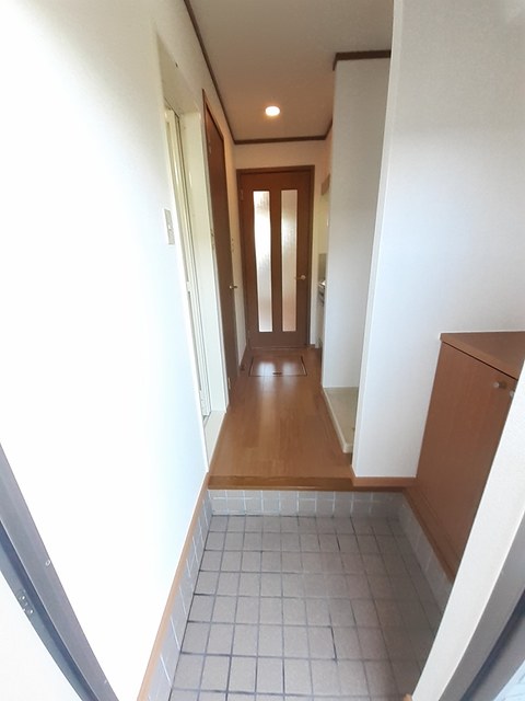 アベニールワン 玄関