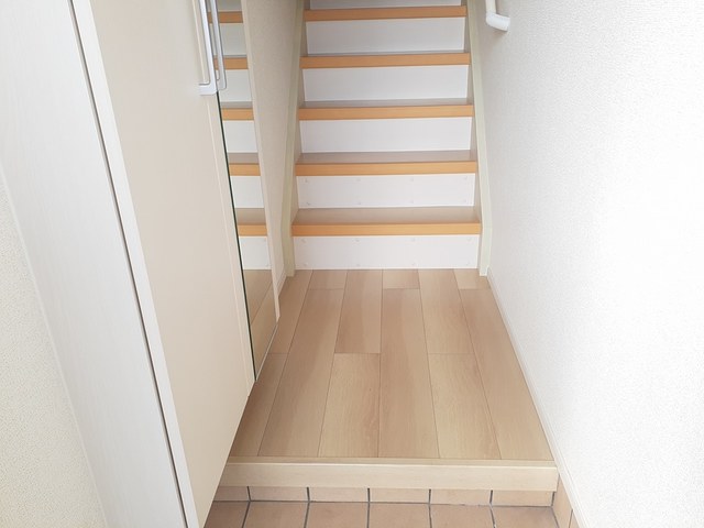 リヴェールＫ 玄関