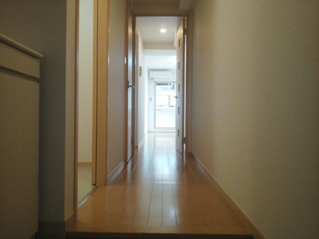 メゾンドファミーユ鶴見緑地公園 玄関