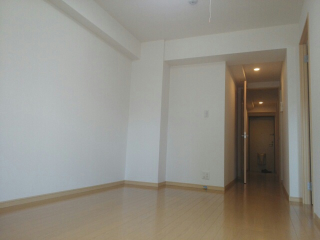 メゾンドファミーユ鶴見緑地公園 リビング