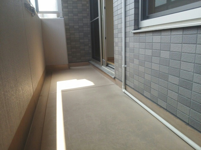 メゾンドファミーユ鶴見緑地公園 ベランダ