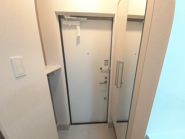 ロハナパレス 玄関