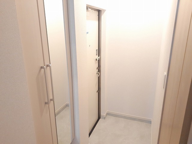 プラシード上泉 玄関