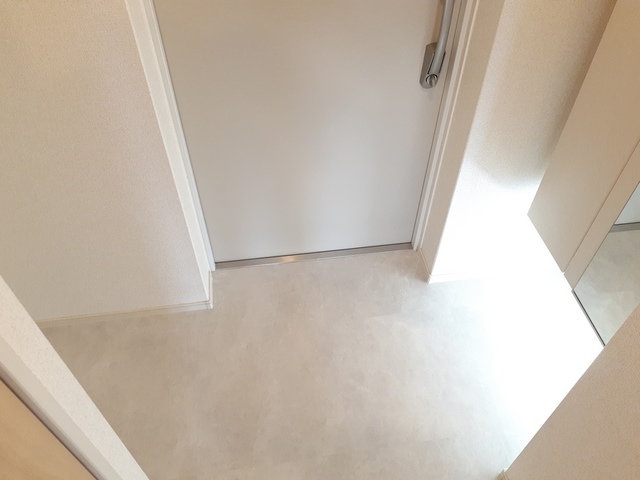 ボンサンテ南千里 玄関