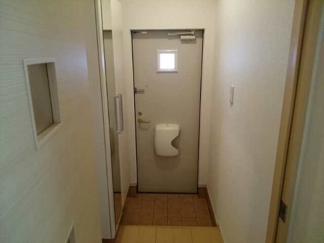 クレール白水 玄関