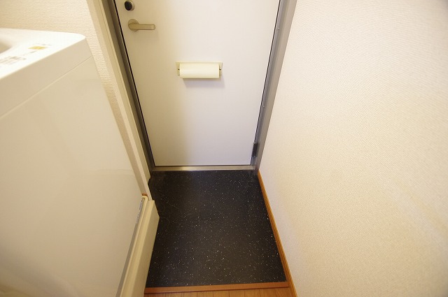 レオパレス大宮 玄関