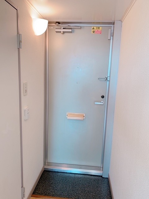 レオパレス高尾Ｉ 玄関
