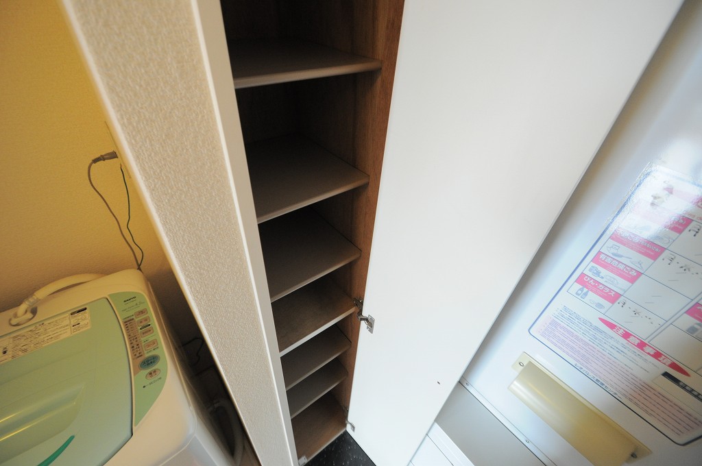 レオパレス舞の荘 玄関