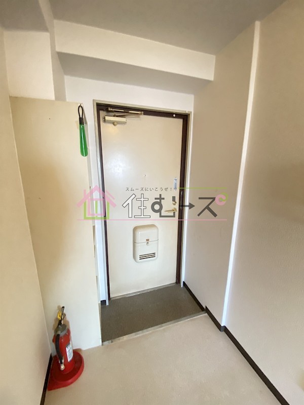 スカイハイツ中加賀屋 玄関